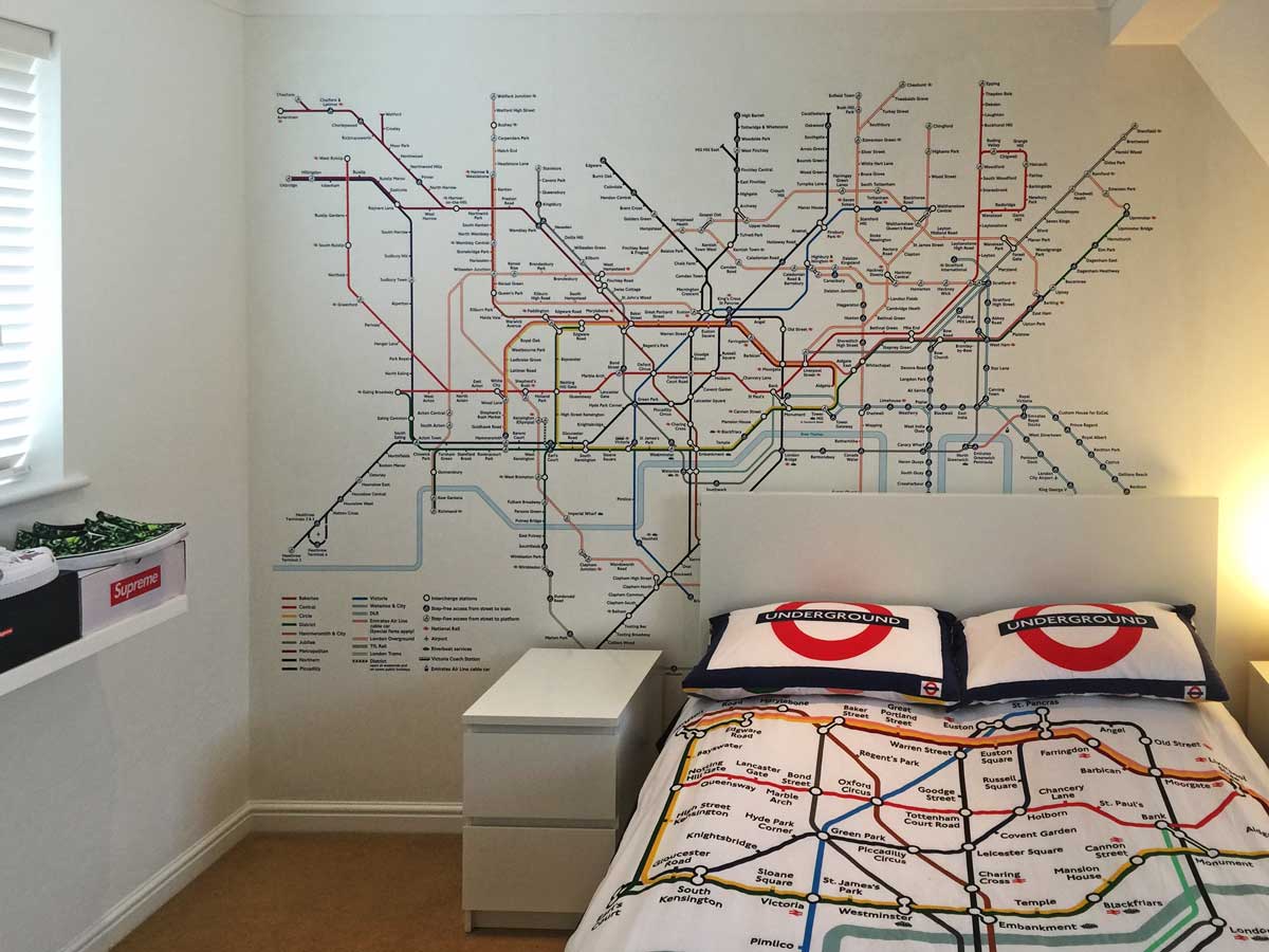 Tube Map Wallpaper in bedroom
